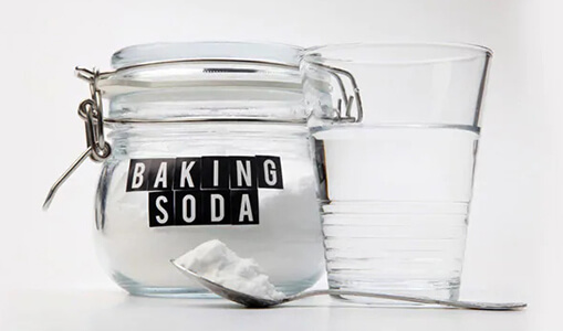 brushing with baking soda safe or not?